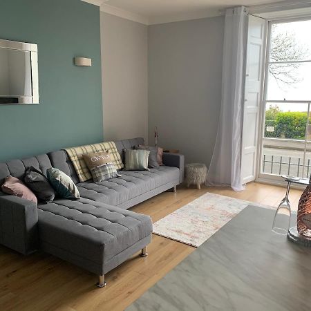 Beautiful Flat With Harbour Views Tenby Ngoại thất bức ảnh