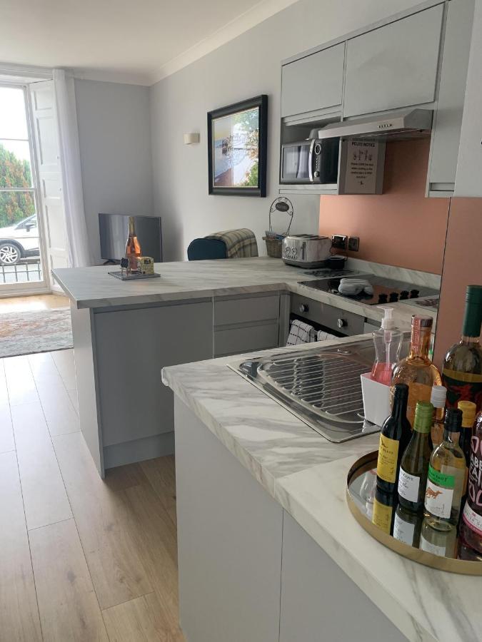 Beautiful Flat With Harbour Views Tenby Ngoại thất bức ảnh