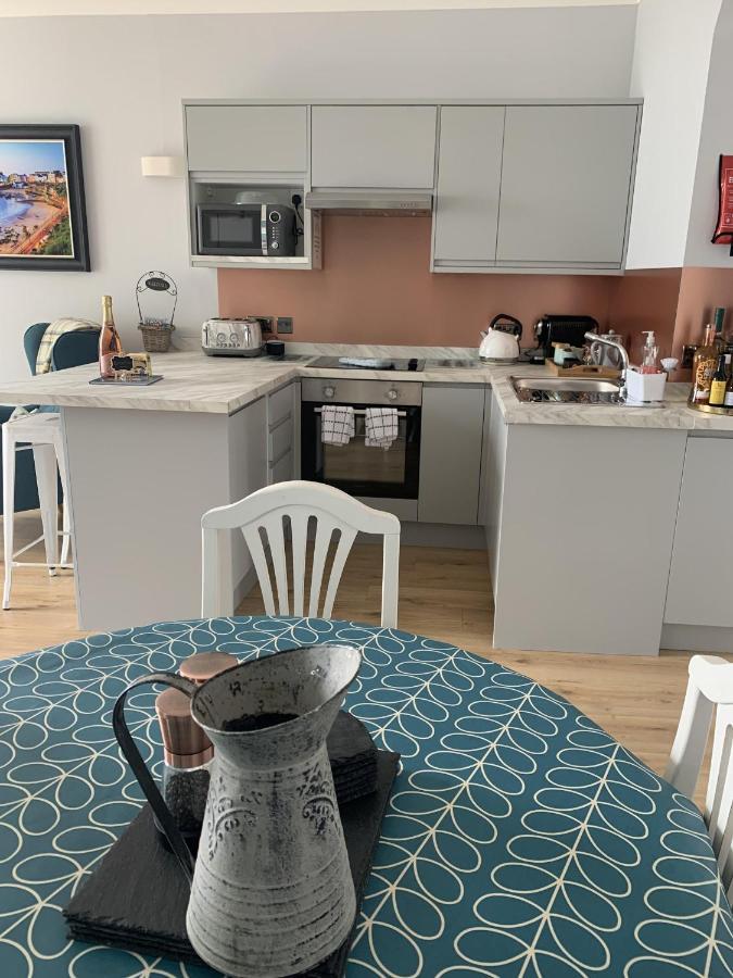 Beautiful Flat With Harbour Views Tenby Ngoại thất bức ảnh